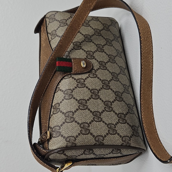 Authentic Gucci GG Supreme Monogram Crossbody Shoulder Bag - Picture 1 of 16